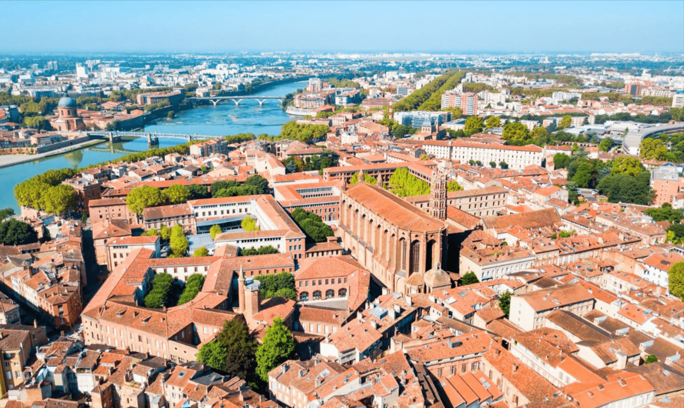 Toulouse&rsquo;s Hidden Squares and Pink Buildings You Shouldn&rsquo;t Miss