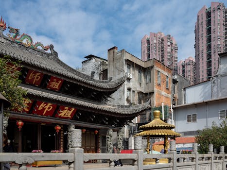 Navigating the Core Accounting Software Divide: Wave vs QuickBooks