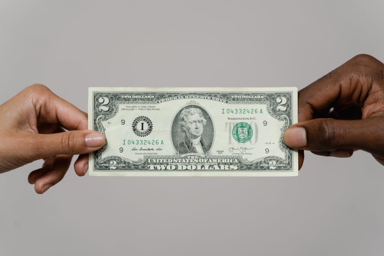 What to Know About Currency Exchange Between the United States and the Philippines
